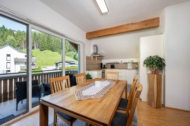 Essbereich mit Küche