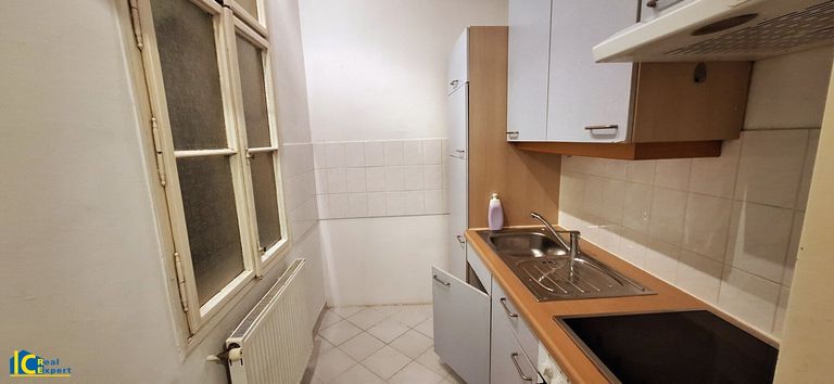 Vollmöblierte Küche