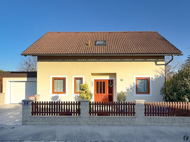 Außenansicht von der Straße aus