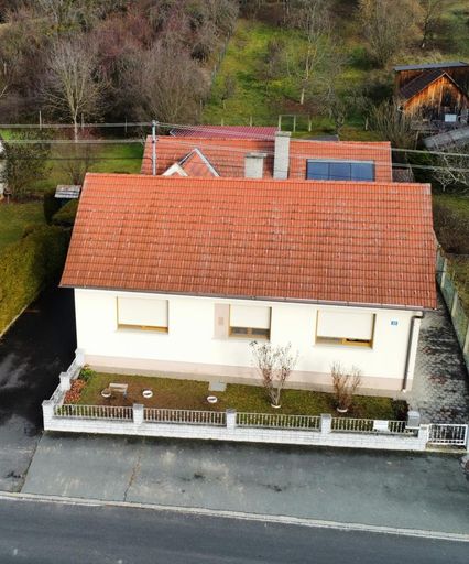 Drohnenfoto Haus von vorne