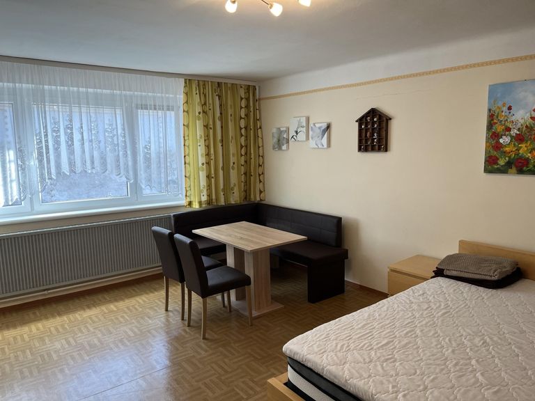 Zimmer 1 hofseitig ca. 26,5 m²