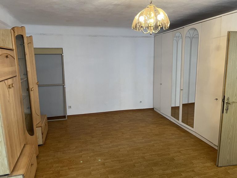 Zimmer 2 hofseitig ca. 24 m²