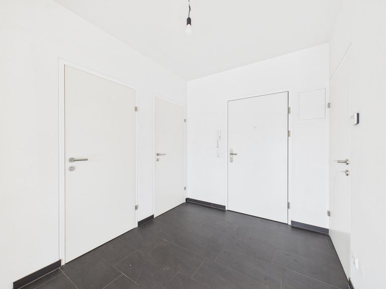 CAM04191G0-PR0078-STILL007