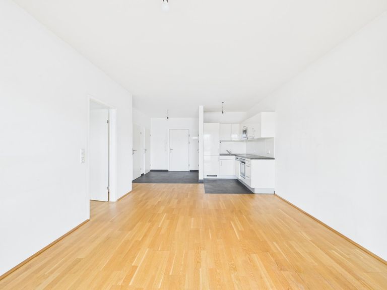 CAM04191G0-PR0078-STILL012