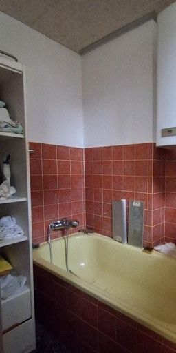 44 Bad mit Wanne OG Haus 2 Moosbrunn