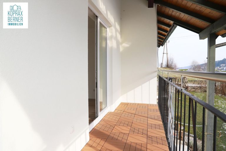 Balkon - teilweise überdacht