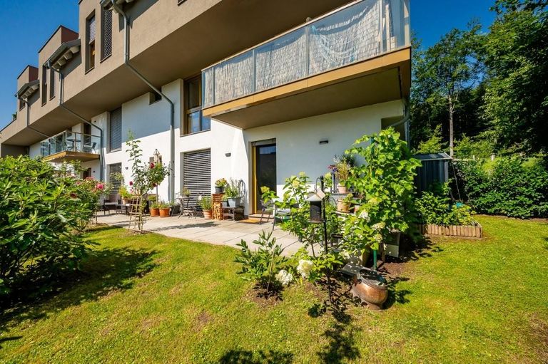 21 Terrasse mit Garten ETW 3004