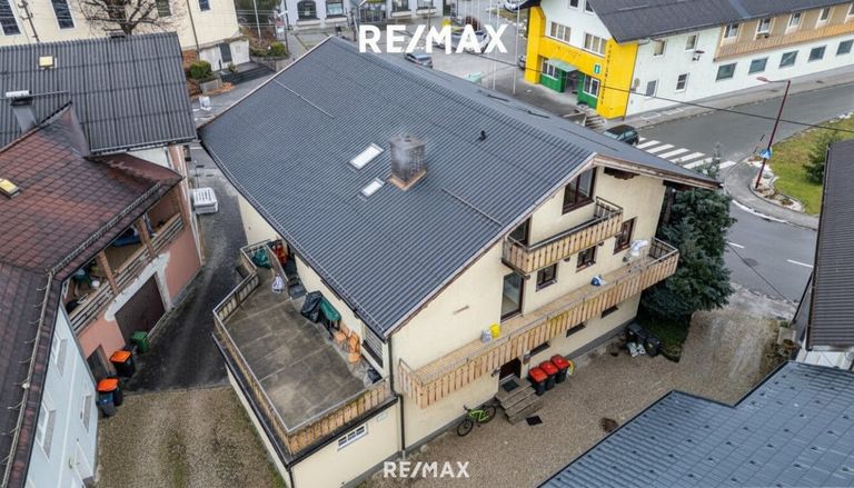 Drohnenaufnahme Hinteransicht