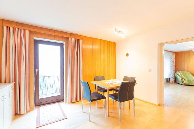 OG Küche und Essbereich