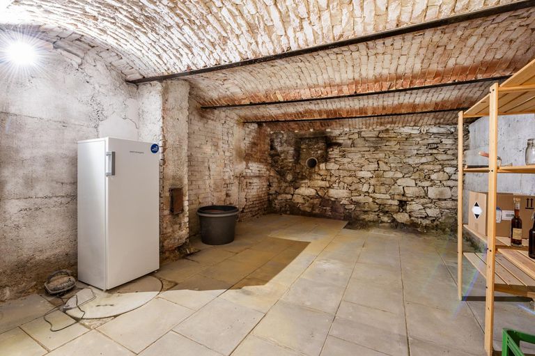 Wohnhaus Keller Lagerraum