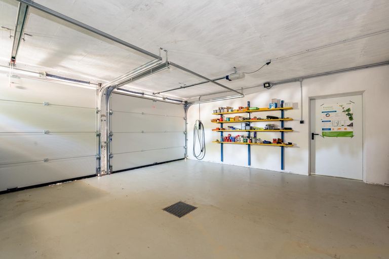 Wohnhaus Garage mit Wallbox