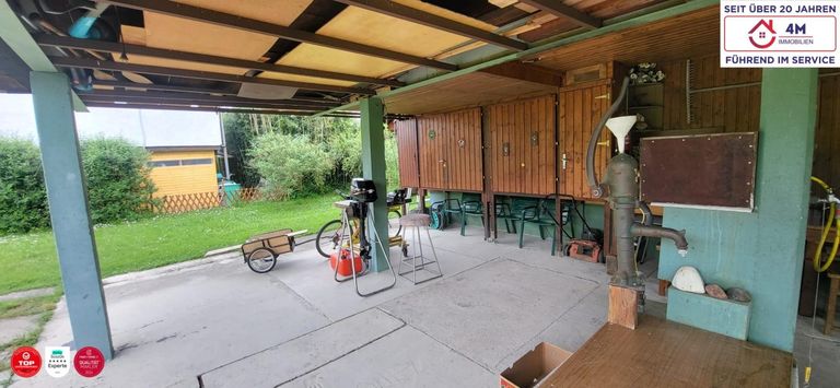 Bereich unter dem Haus