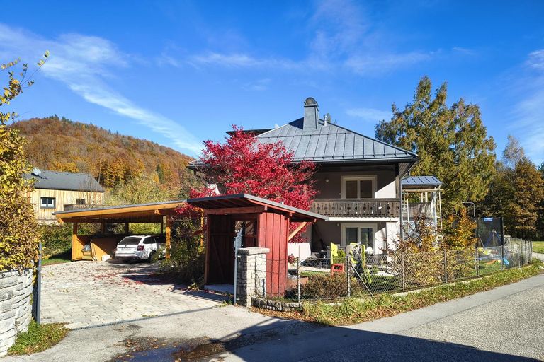 Wohnung im 1. OG (mit Lift!)