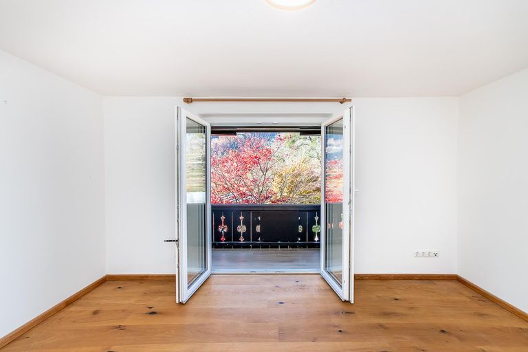 Ausgang auf Balkon vom Schlafzimmer