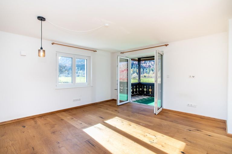 Wohnküche mit Ausgang auf gr. Balkon