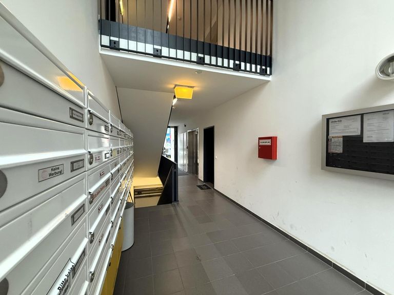 Stiegenhaus / Hauseingang