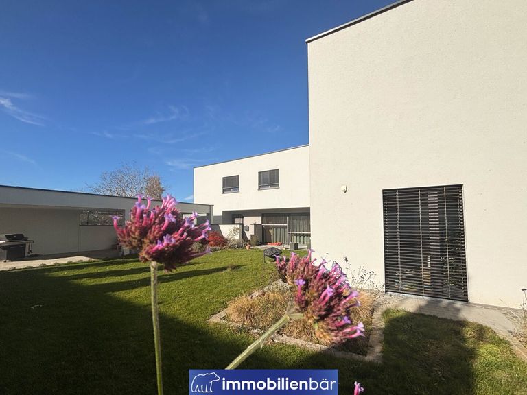 Aussenansicht mit Garten