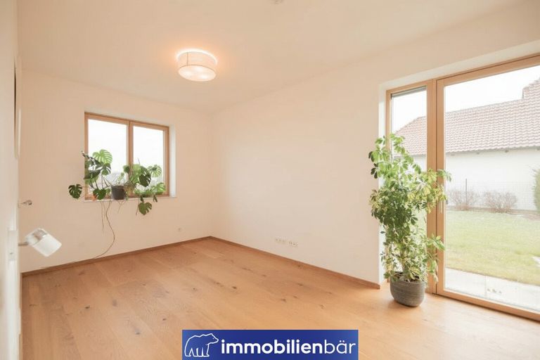 Büro/Gästezimmer EG