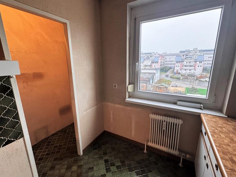 Küche mit Vorratsraum