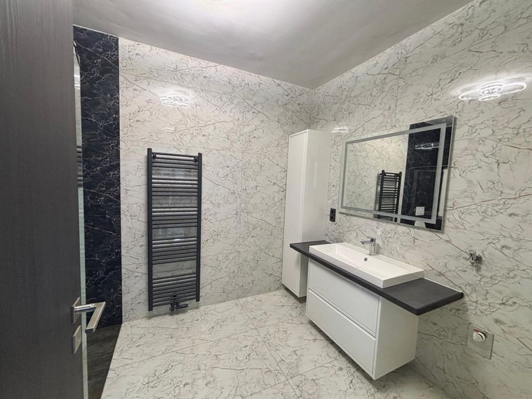 Badezimmer Waschtisch EG+ OG