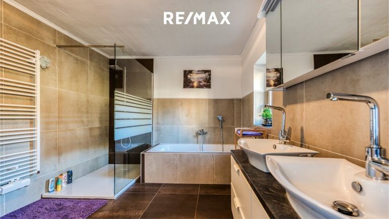 Badezimmer im Obergeschoss