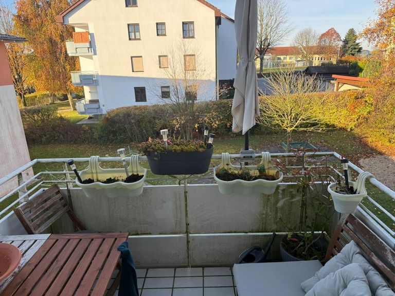 Loggia/Balkon mit Blick in den Hof
