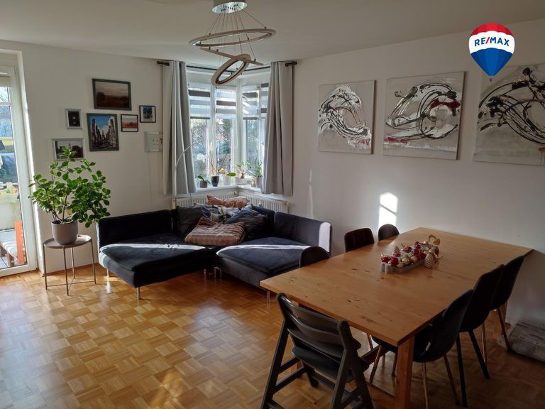 Titelbild Ballon - Wohn - Essbereich Ansicht 1