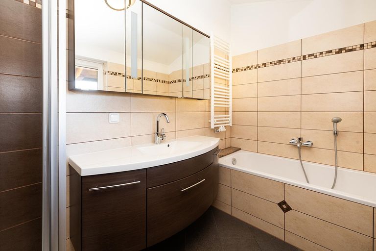 Badezimmer Hauptschlafzimmer