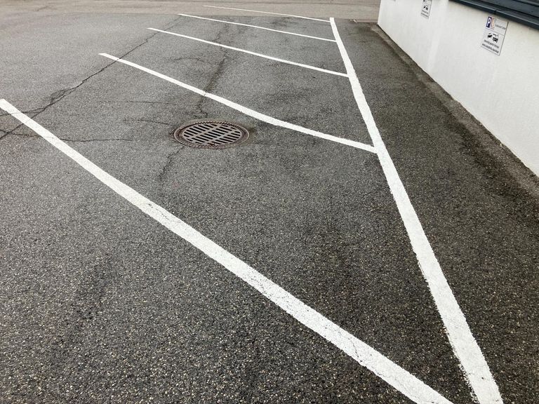 Parkplätze direkt vor dem Büro