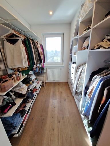 12.Begehbarer Kleiderschrank