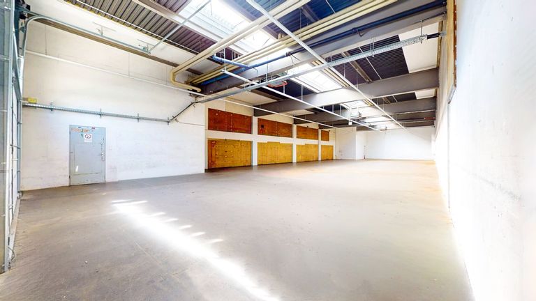 Lager-, / Produktionshalle