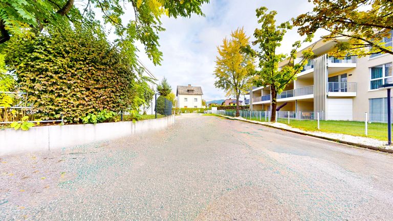 Aussenbereich/Parkplätze