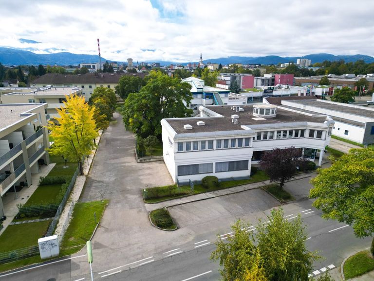 Luftbild Liegenschaft und EInfahrt