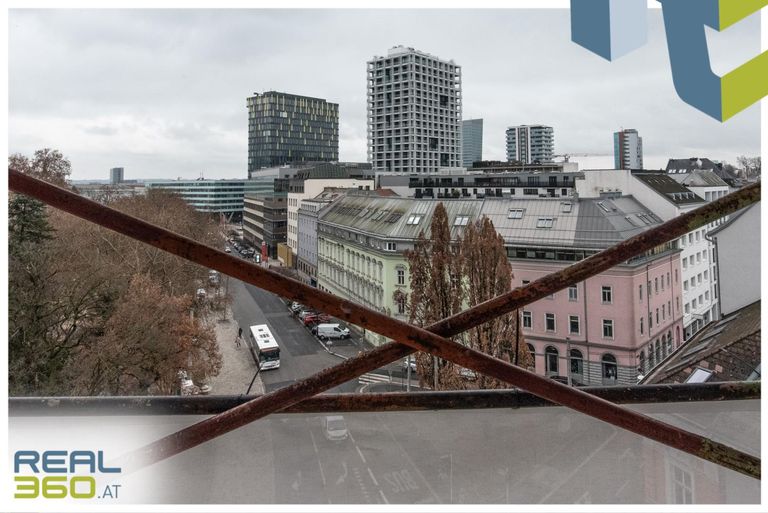 Ausblick vom Wohnzimmer auf den Volksgarten