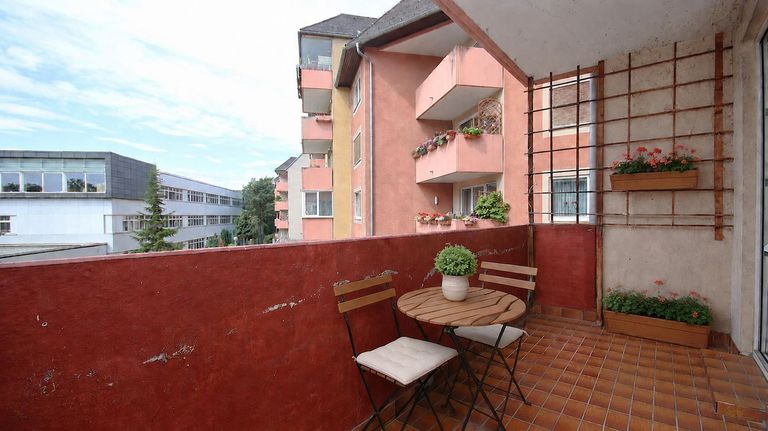 Balkon, Einrichtungsbeispiel