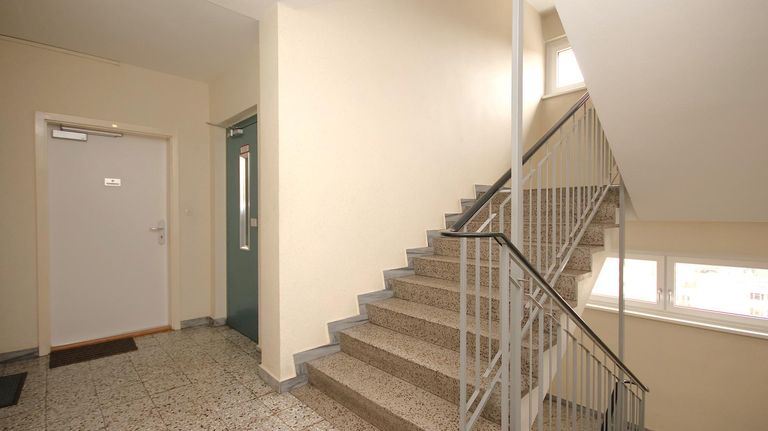 Stiegenhaus mit Lift