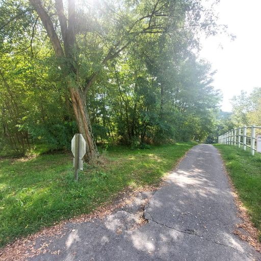 traumhafte Lage direkt neben dem Golfplatz