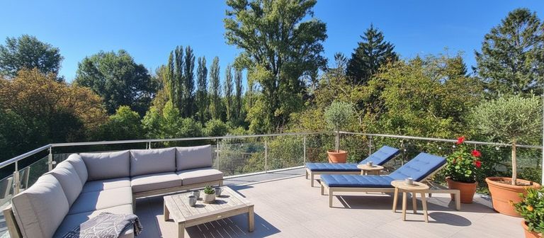 Terrasse: KI generiert Einrichtung