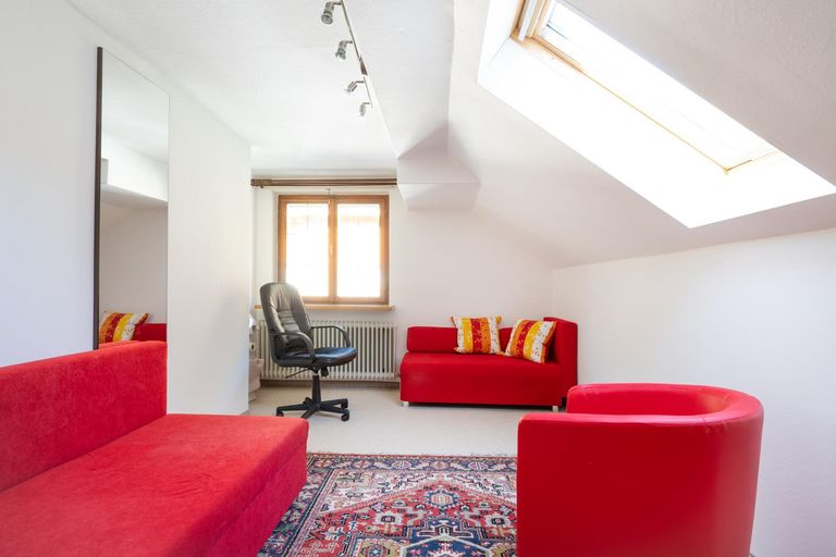 helles Schlafzimmer/Gästezimmer im Obergeschoß