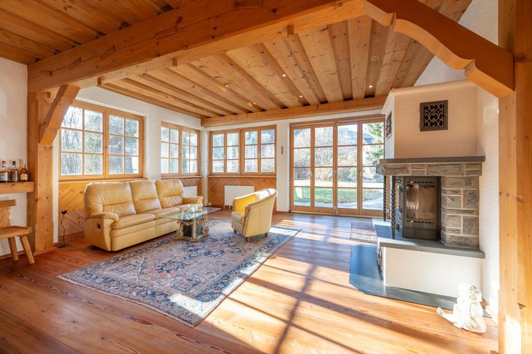 herrschaftlicher Wohnraum, Kamin, Terrassenfrontn