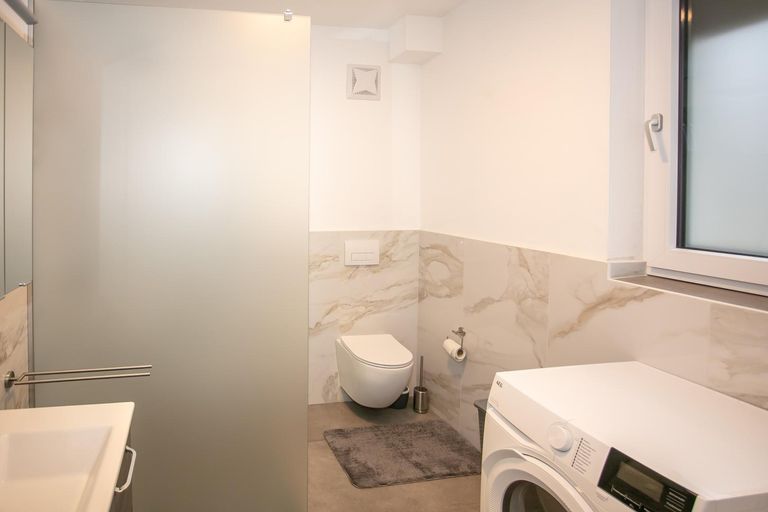 Badezimmer_Ansicht 2_WE 2