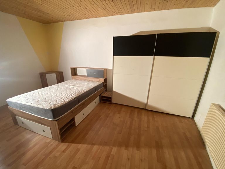 7 - Schlafzimmer b