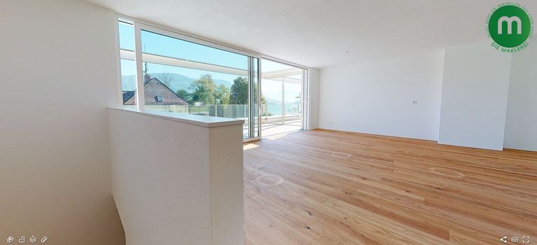 Wohnbereich mit Terrasse und Seeblick DG