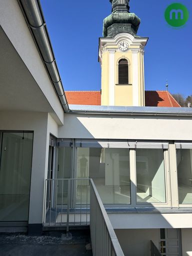 Terrasse mit Blick auf St. Peter und Paul