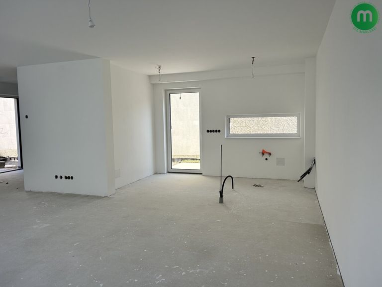 Küchenbereich mit Zugang zur Terrasse