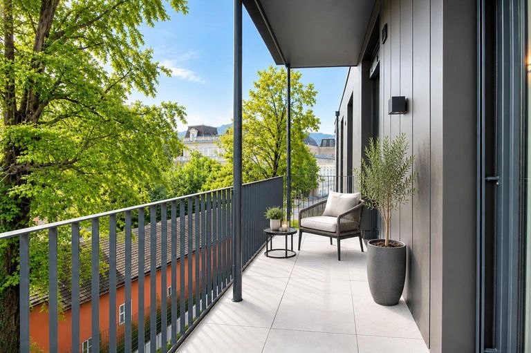 Balkon mit Möbel 1