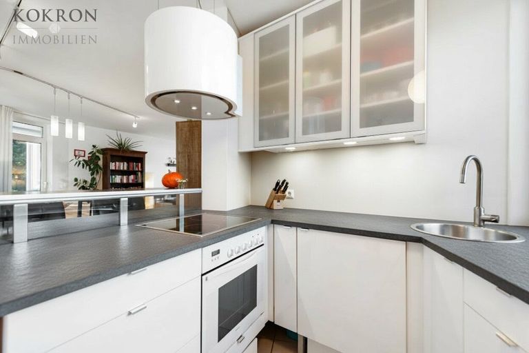 Küche (KI-bearbeitet)