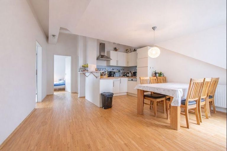 Küche mit Essbereich