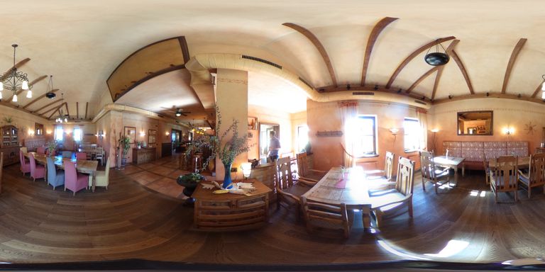 Gastraum 1 mit Schankbereich