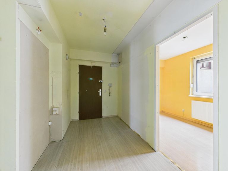 CAM04191G0-PR0072-STILL006